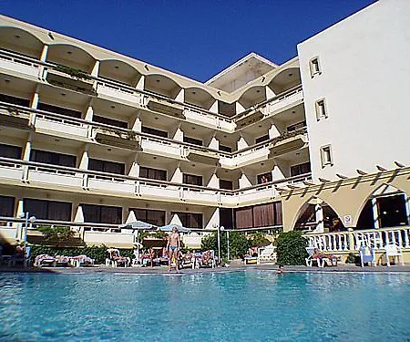Lomeniz Hotell
