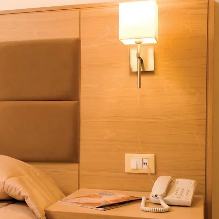 Hotell Lomeniz 3*